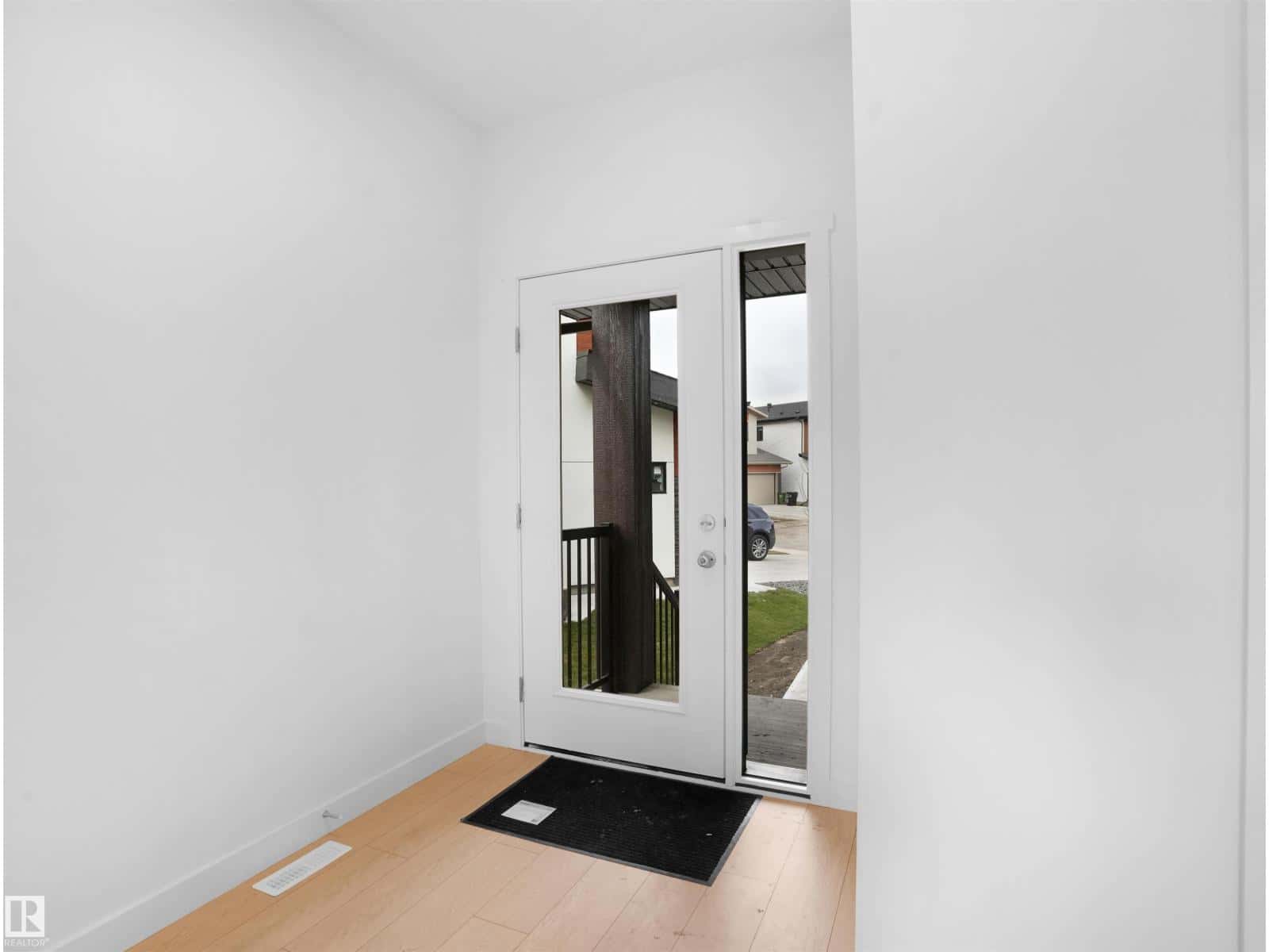 239 166 AV NE — Edmonton - Photo 2 of 35