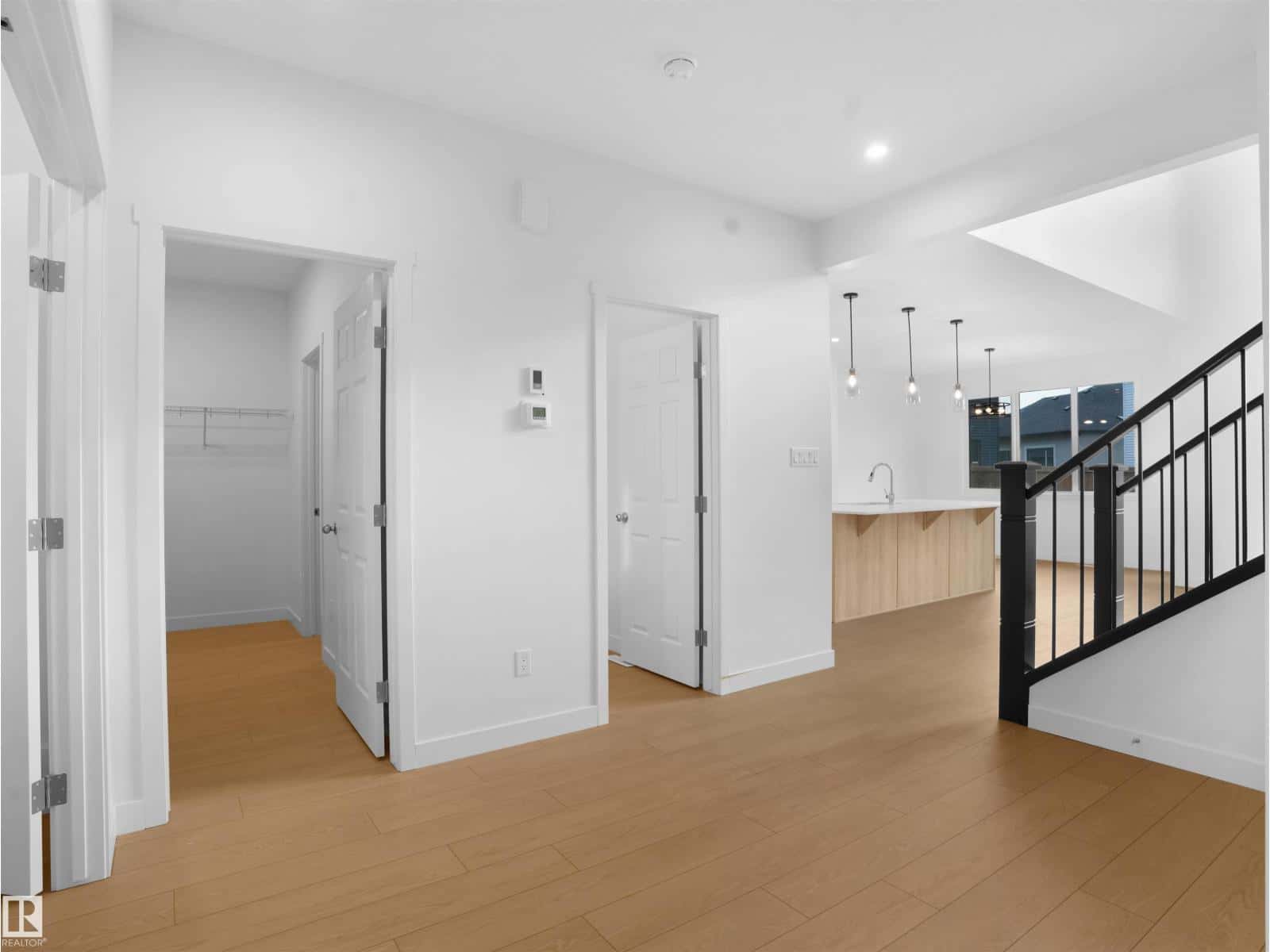 239 166 AV NE — Edmonton - Photo 3 of 35