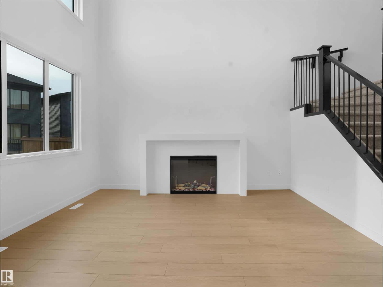 239 166 AV NE — Edmonton - Photo 4 of 35