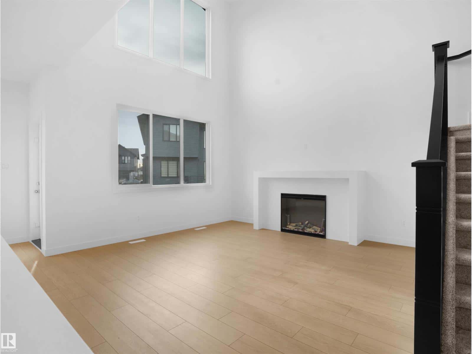 239 166 AV NE — Edmonton - Photo 5 of 35