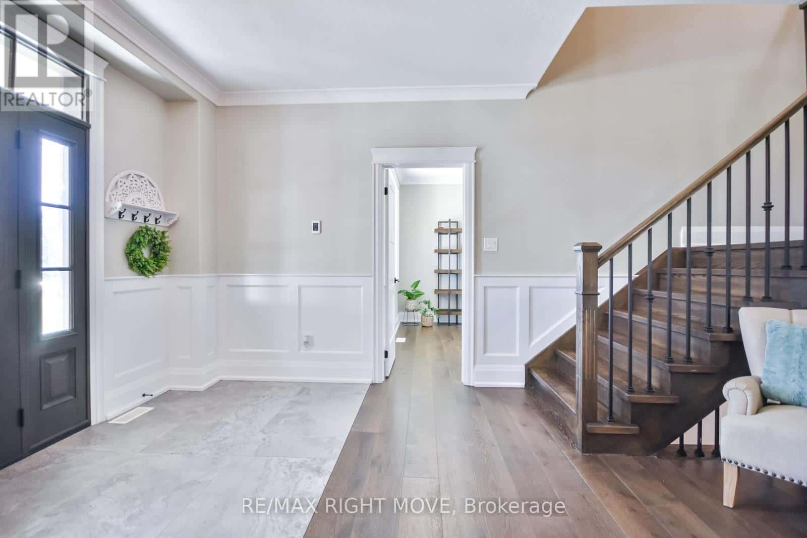 2448 STOCKDALE ROAD — Severn (West Shore), Ontario - Photo 5 of 41