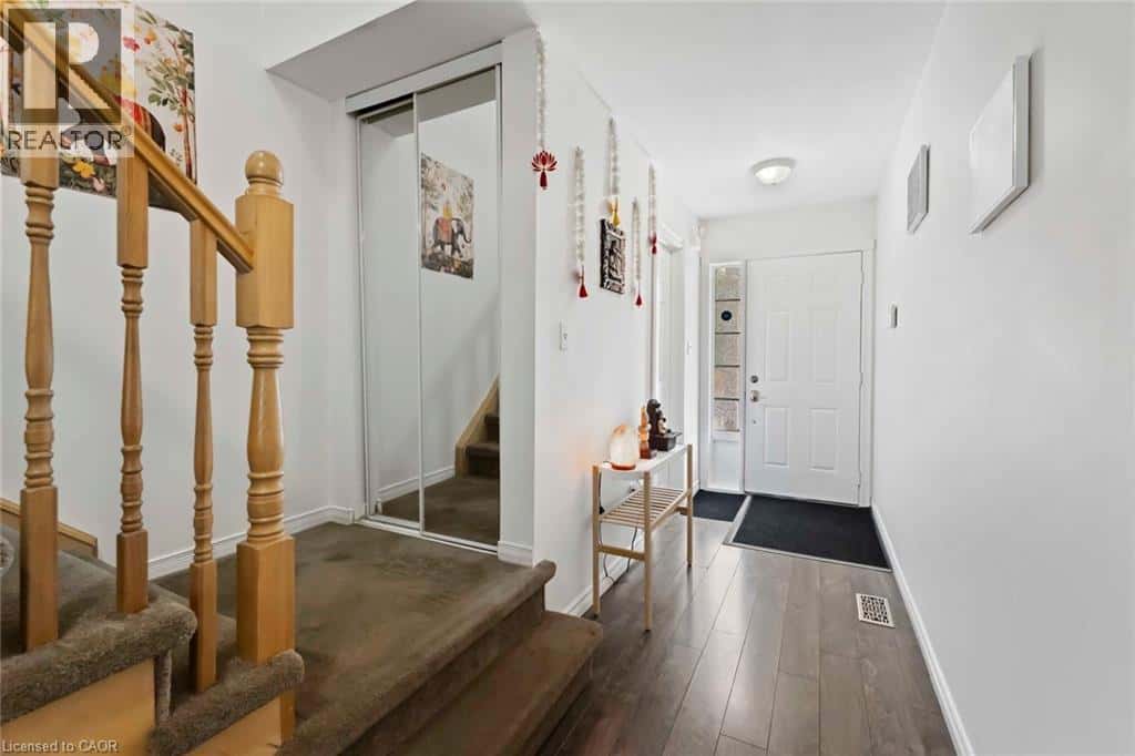 9 LAKESHORE Road Unit# 2 — St. Catharines - Photo 4 of 43