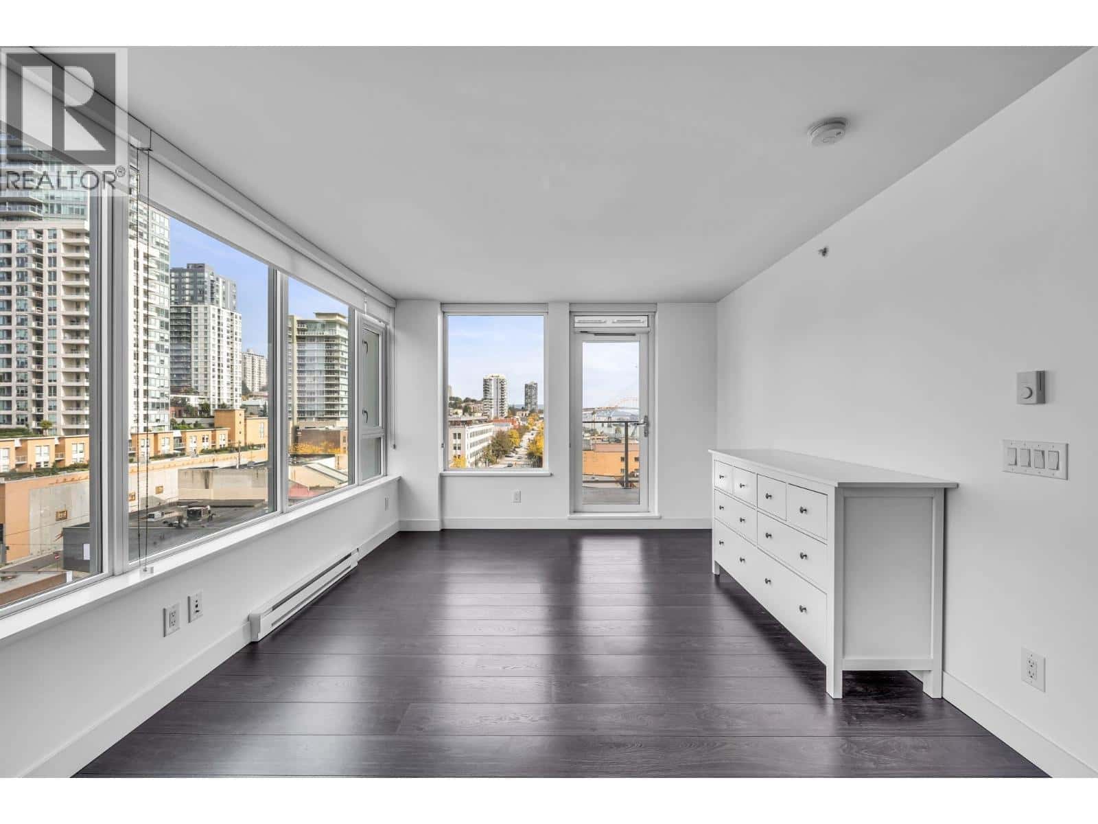 1105 668 COLUMBIA STREET — New Westminster - Photo 4 of 19