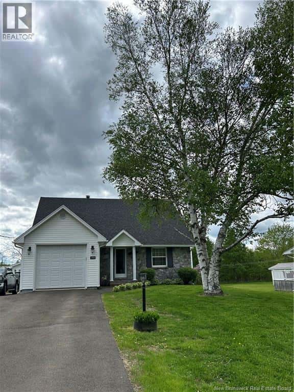 1268 Elmwood — Moncton - Photo 3 of 34