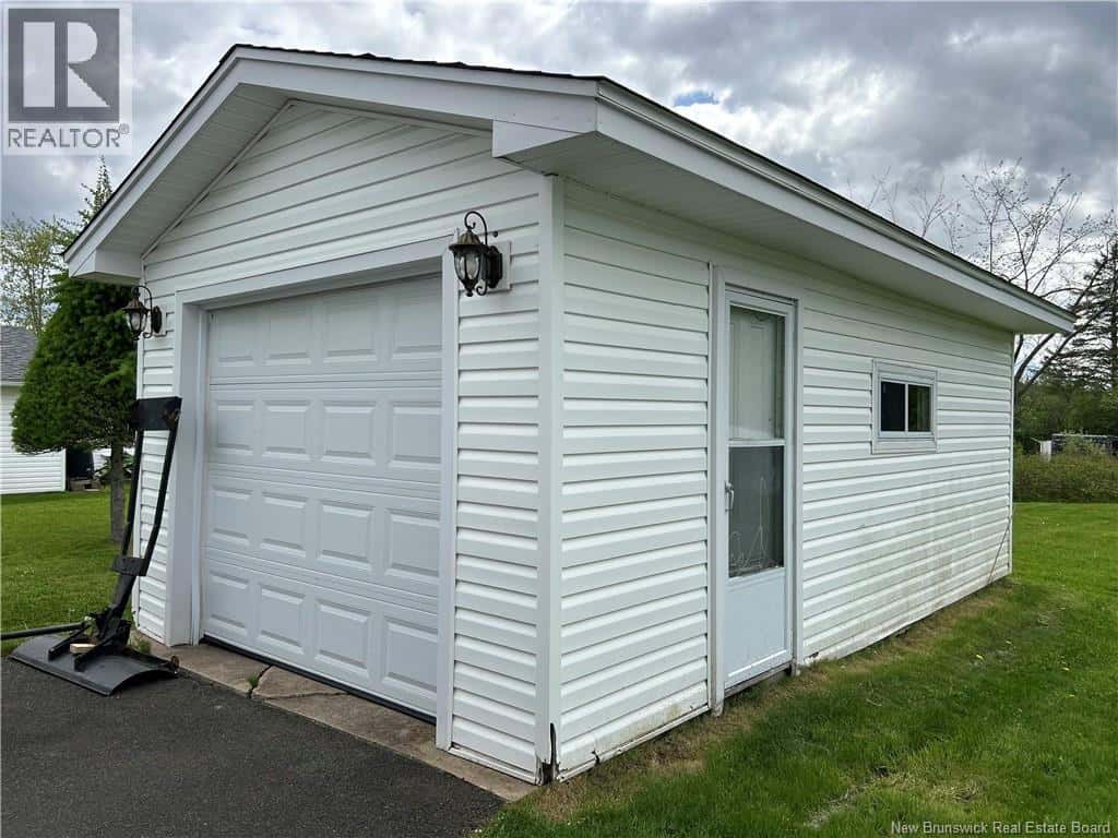 1268 Elmwood — Moncton - Photo 4 of 34