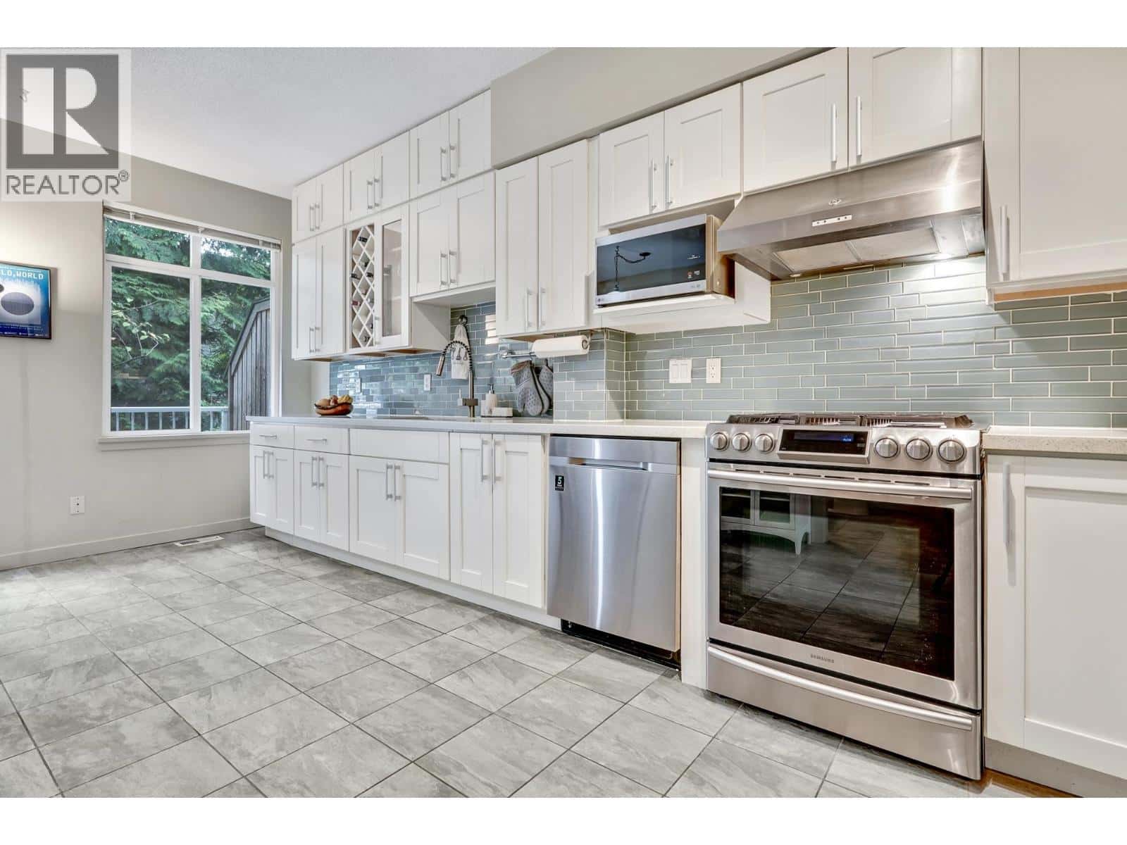 3264 CLERMONT MEWS — Vancouver - Photo 2 of 28