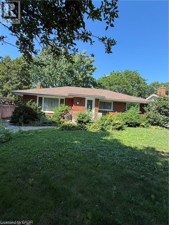 71 PUSEY Boulevard — Brantford - Main photo