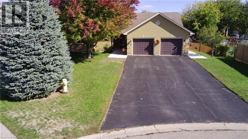 8 SIMON Court — Waterford - Photo 2 of 42