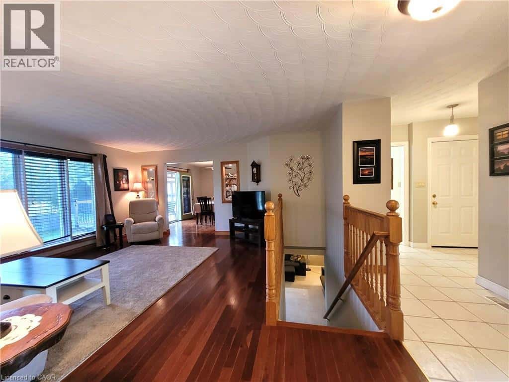 8 SIMON Court — Waterford - Photo 5 of 42