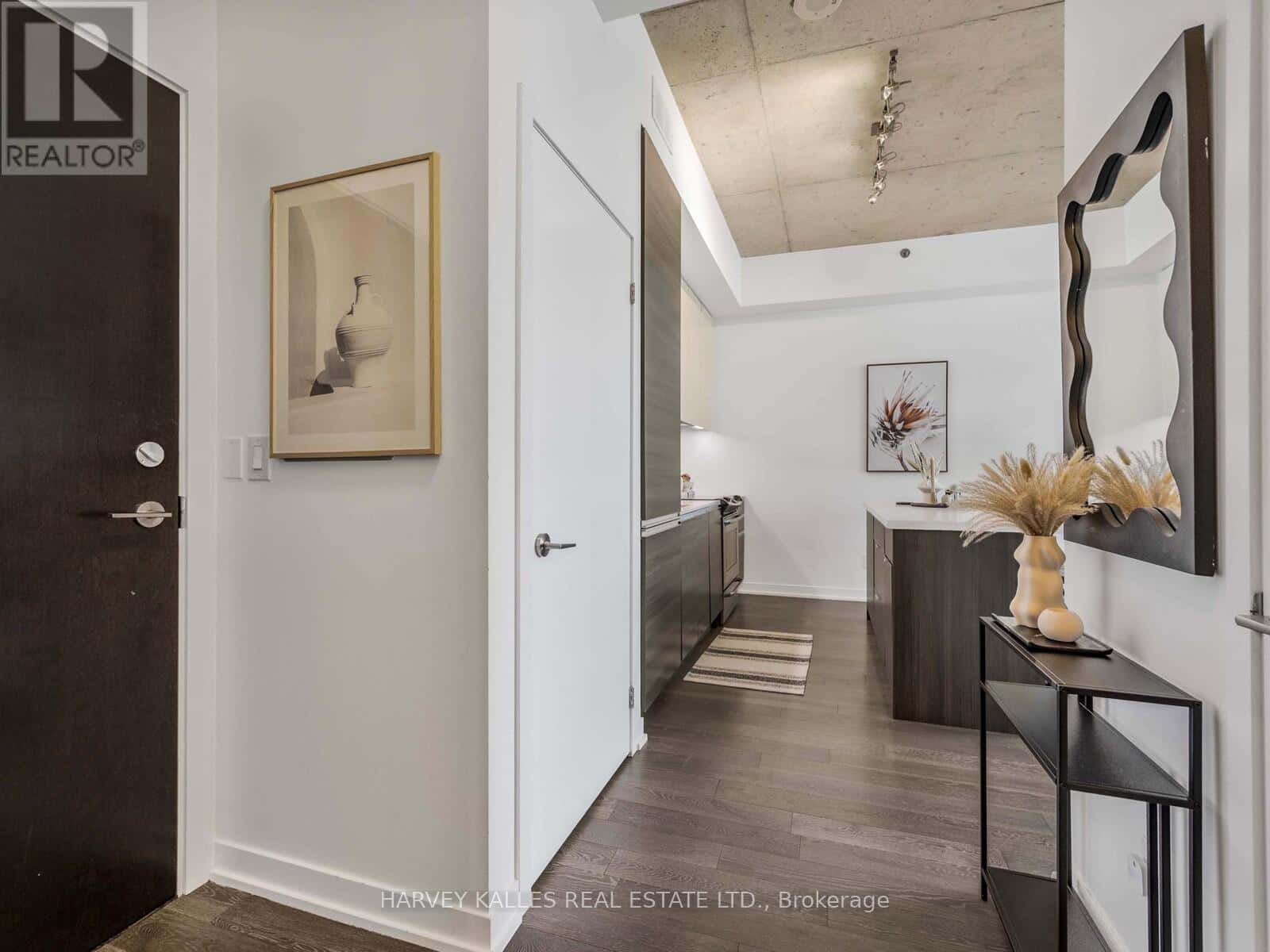 615 - 8 GLADSTONE AVENUE — Toronto (Little Portugal) - Photo 2 of 31