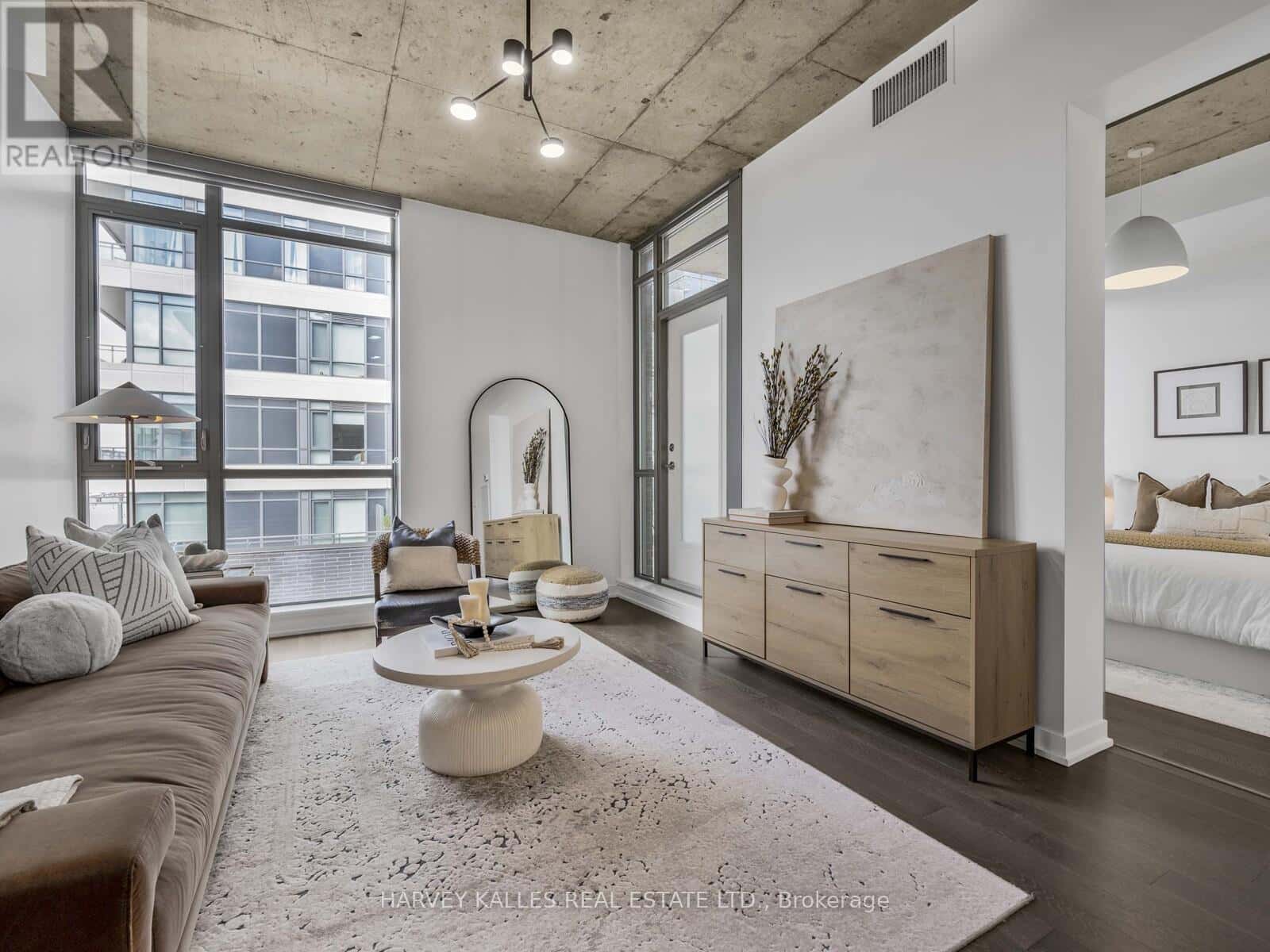 615 - 8 GLADSTONE AVENUE — Toronto (Little Portugal) - Photo 3 of 31