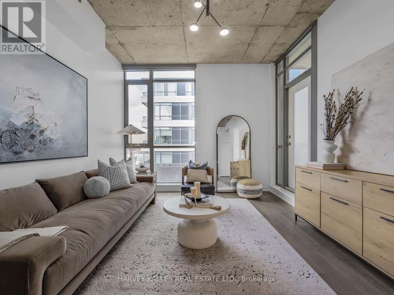 615 - 8 GLADSTONE AVENUE — Toronto (Little Portugal) - Photo 4 of 31