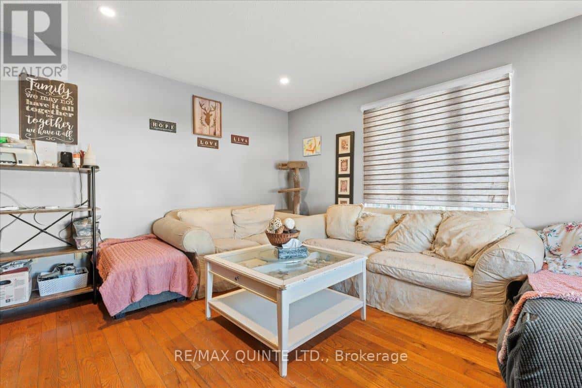 13 COLBORNE STREET — Centre Hastings - Photo 5 of 13