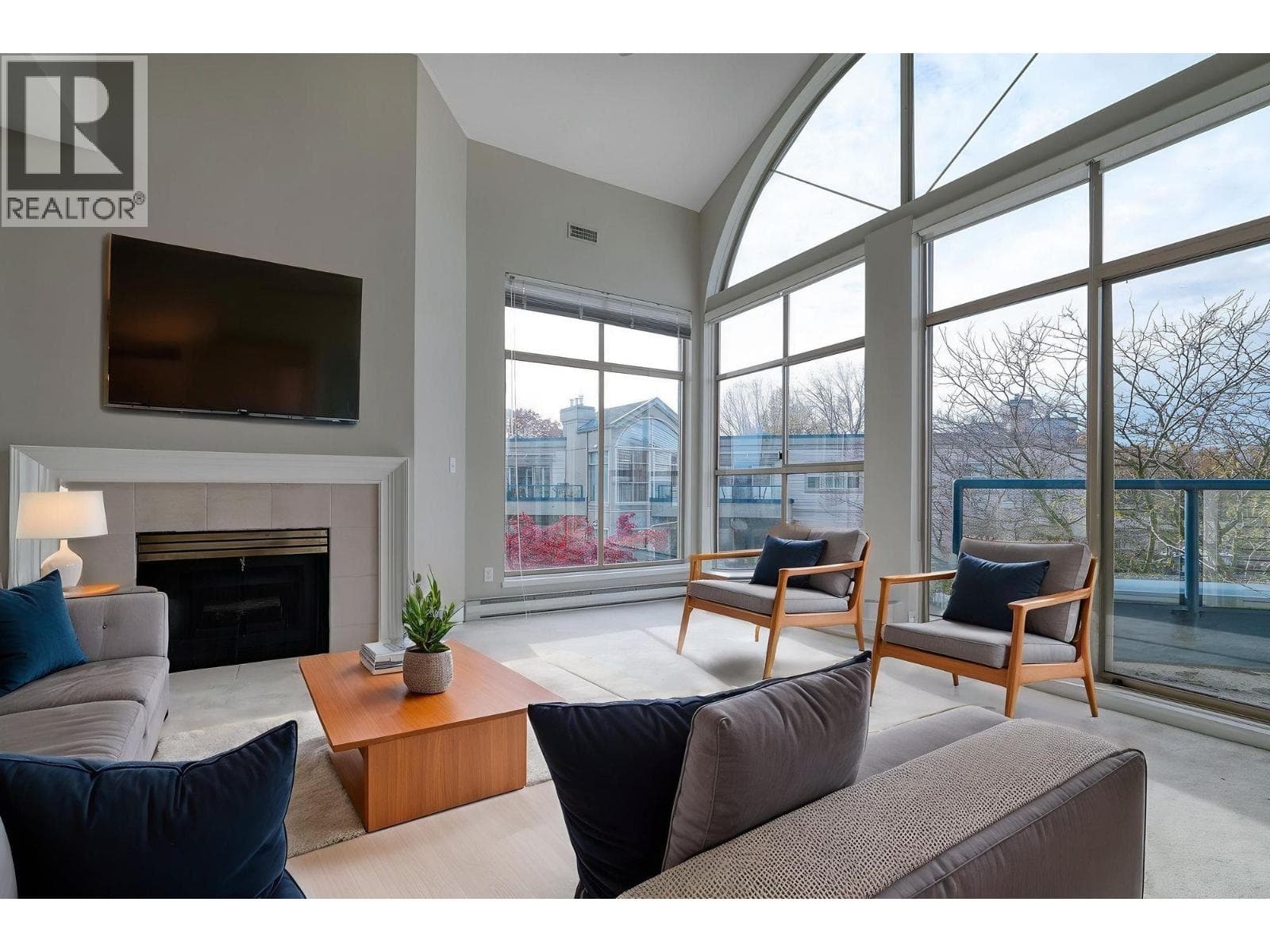 304 4753 W RIVER ROAD — Ladner - Main photo