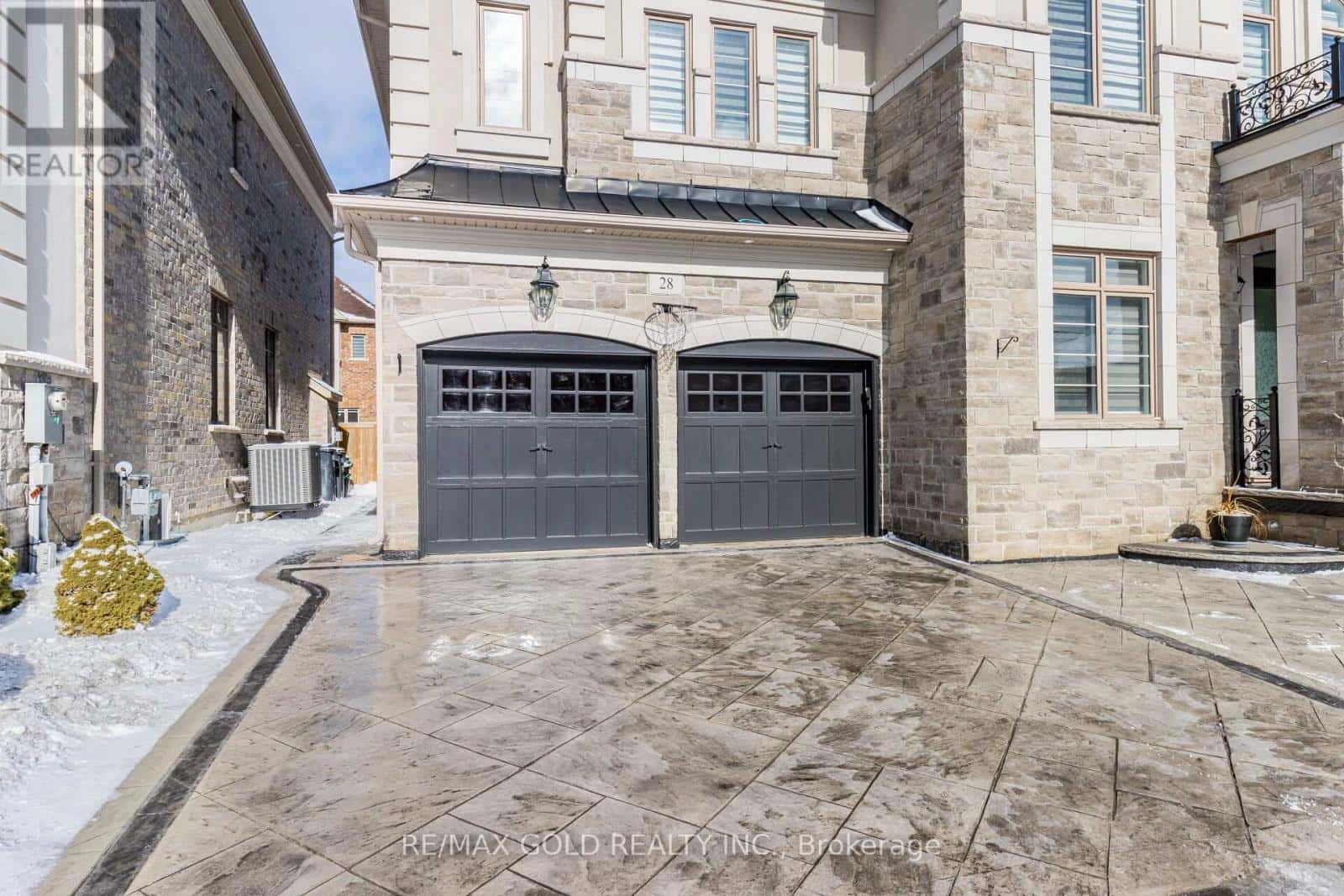 28 CLOVERHAVEN ROAD — Brampton (Toronto Gore Rural Estate) - Photo 2 of 47