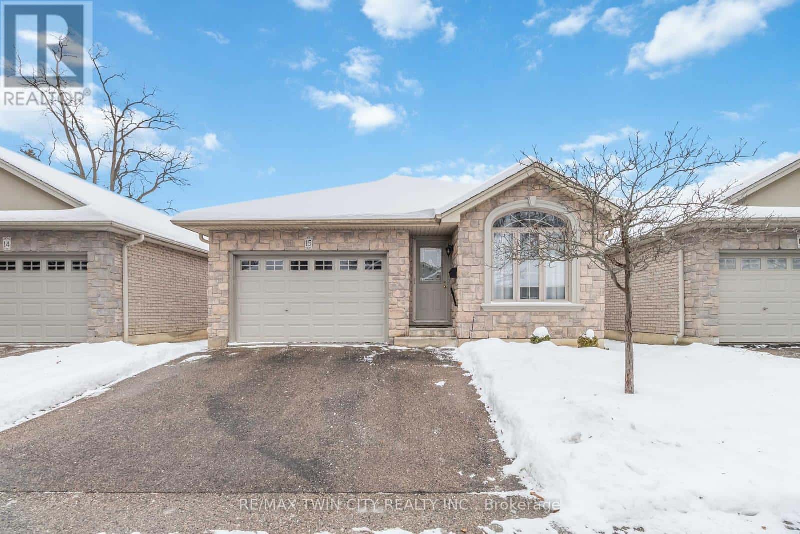 15 - 54 GLENWOOD DRIVE — Brantford, Ontario - Photo 5 of 50