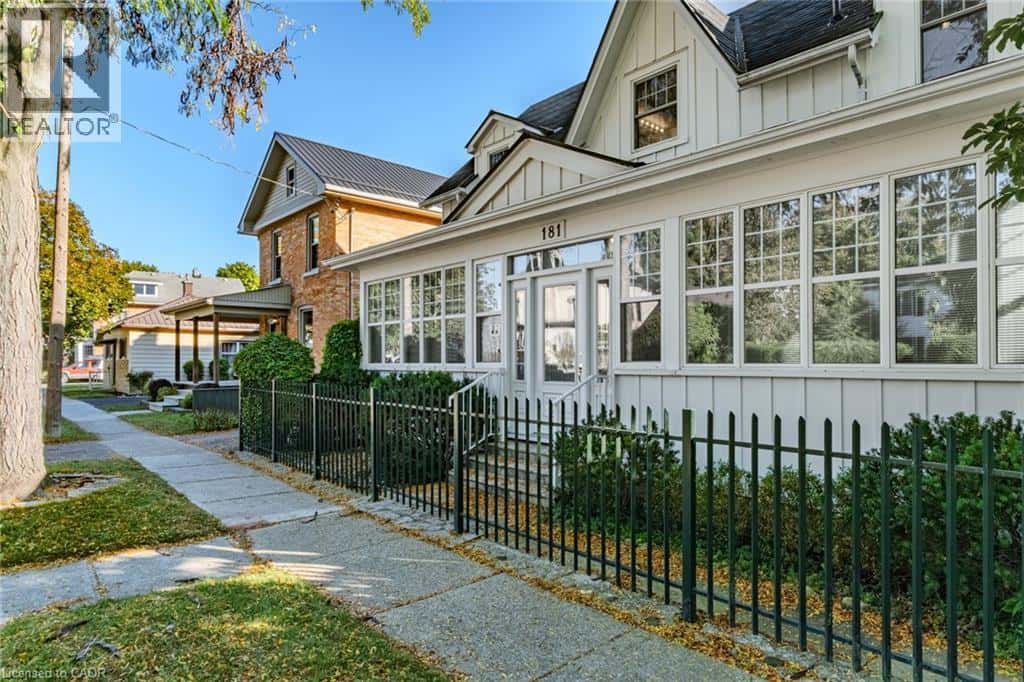 181 TALBOT Street S — Simcoe - Photo 4 of 49