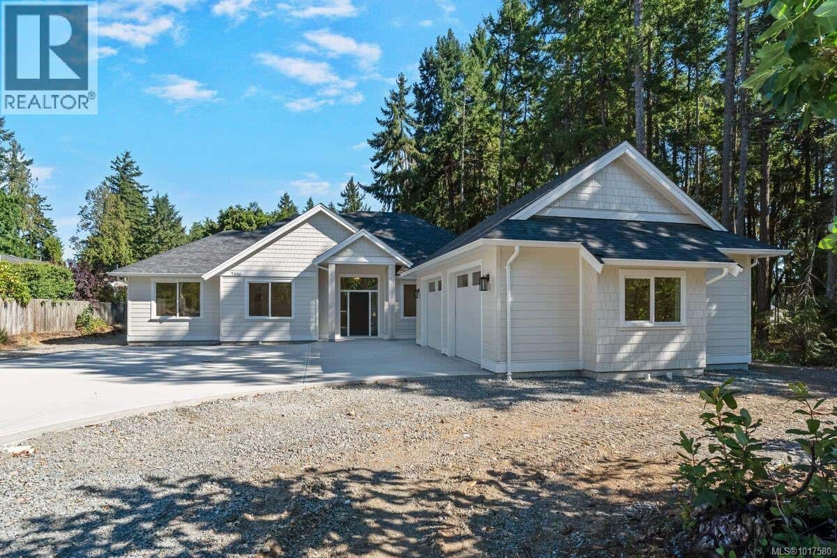 7436 Lantzville Rd — Lantzville - Photo 4 of 31