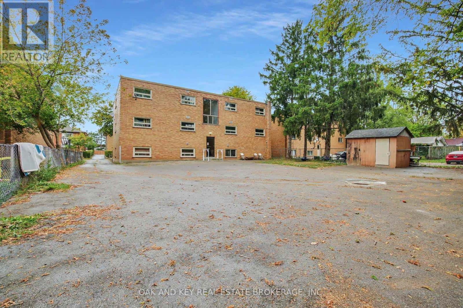 1563 ALLEN PLACE — London East (East H) - Photo 3 of 42