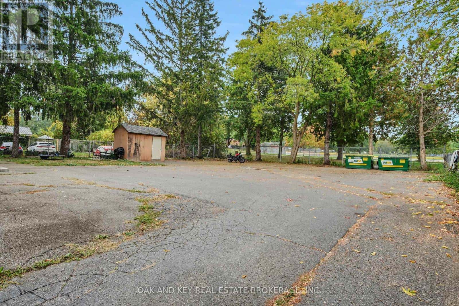 1563 ALLEN PLACE — London East (East H) - Photo 4 of 42