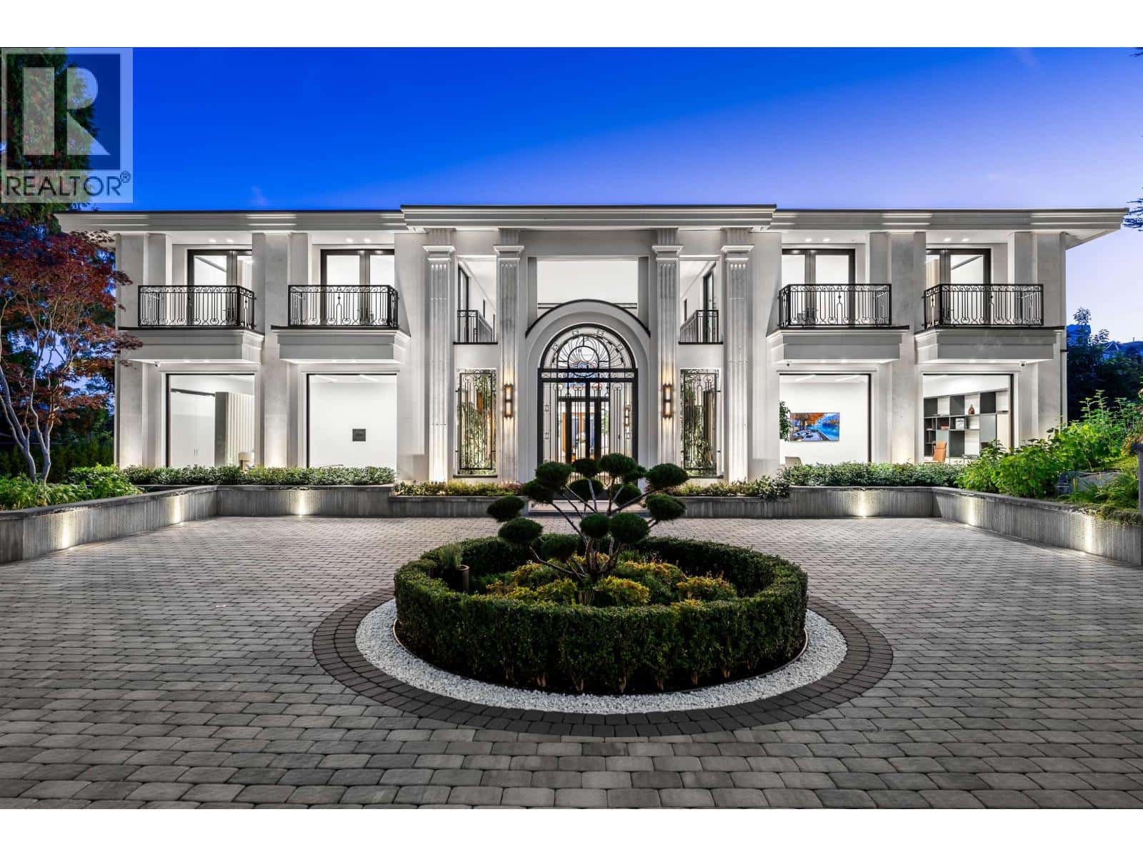 961 KING GEORGES WAY — West Vancouver, British Columbia - Photo 2 of 40