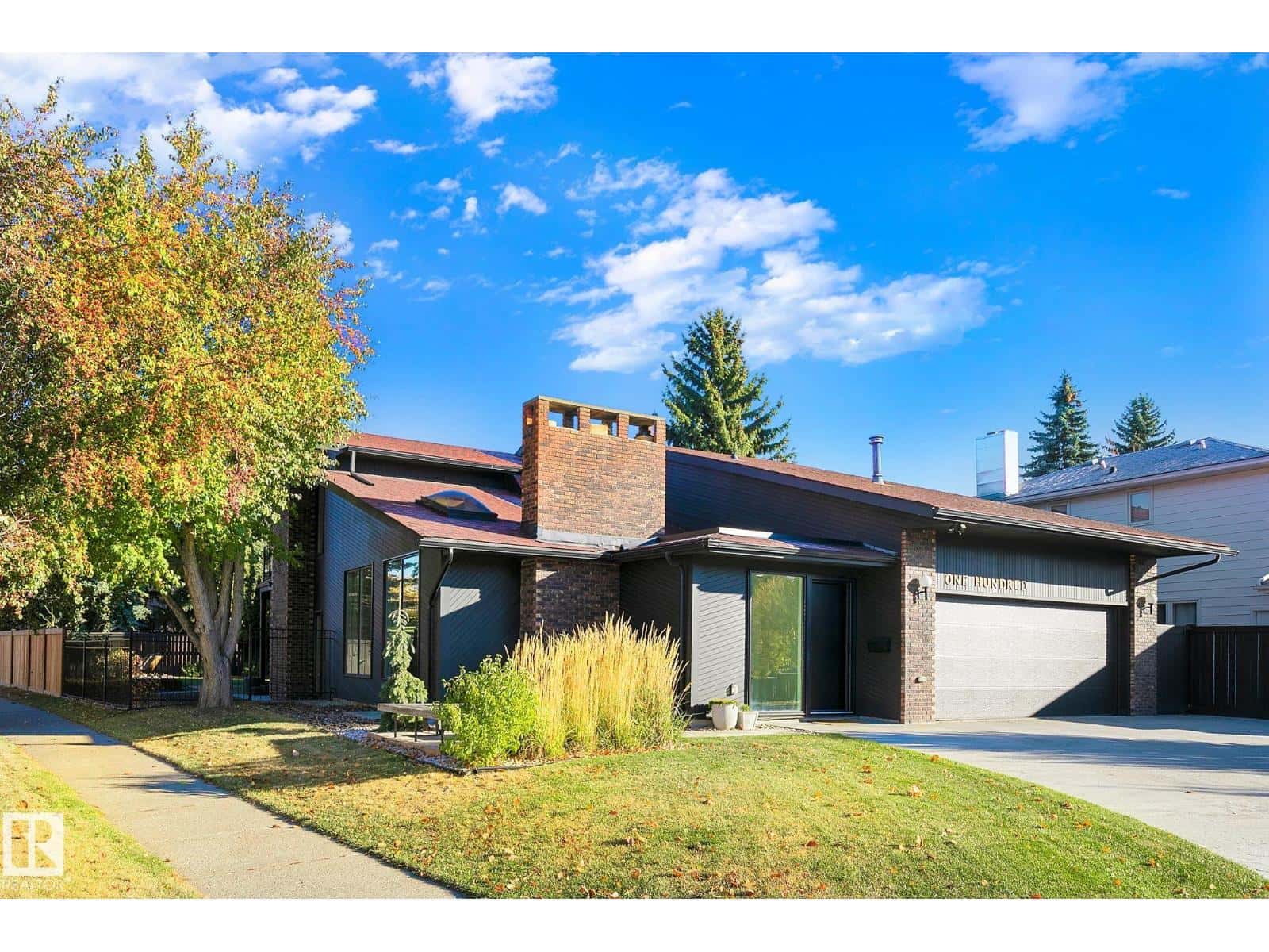 100 WOLF WILLOW CR NW — Edmonton - Photo 2 of 70