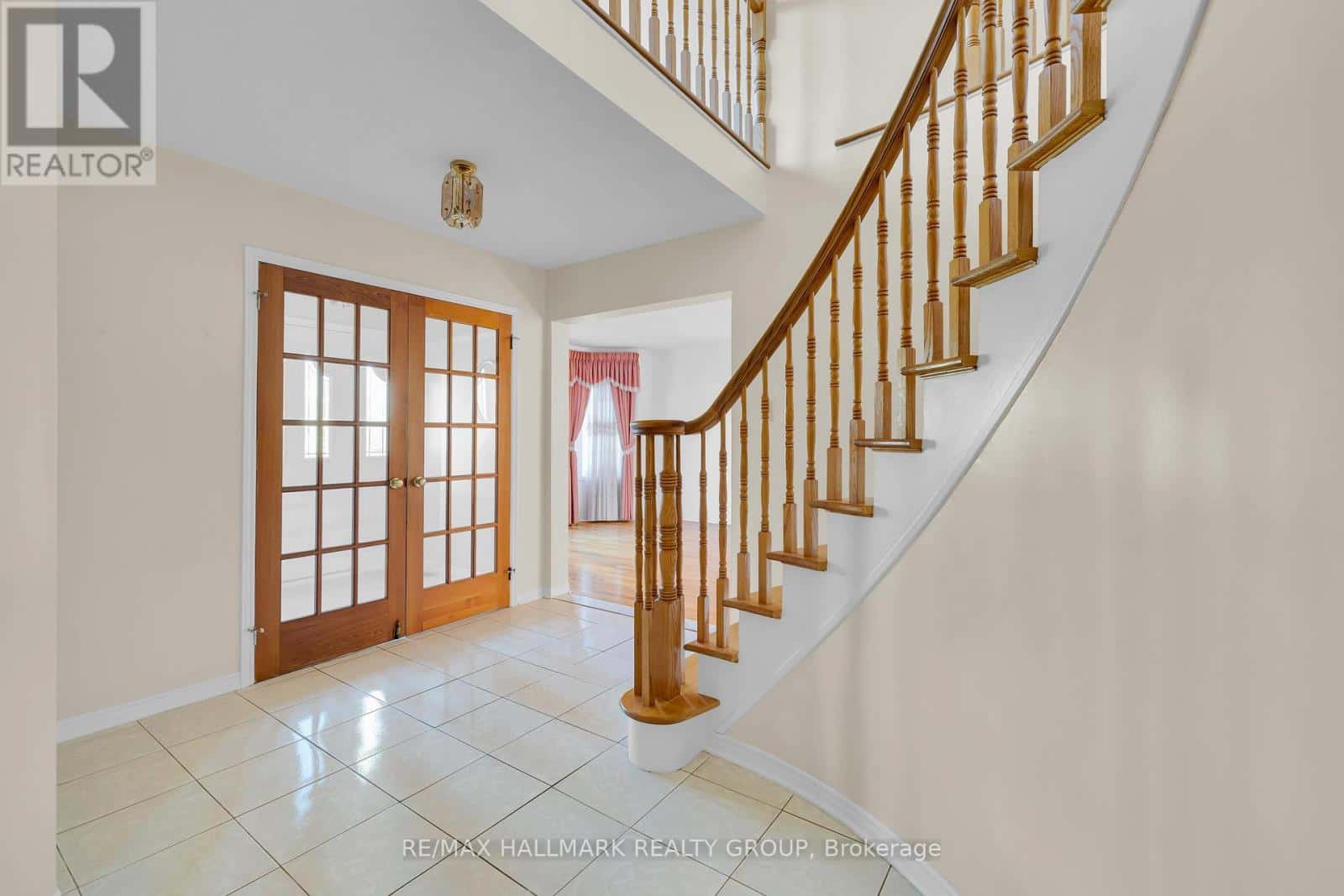 1396 LAROSE AVENUE — Ottawa - Photo 3 of 34