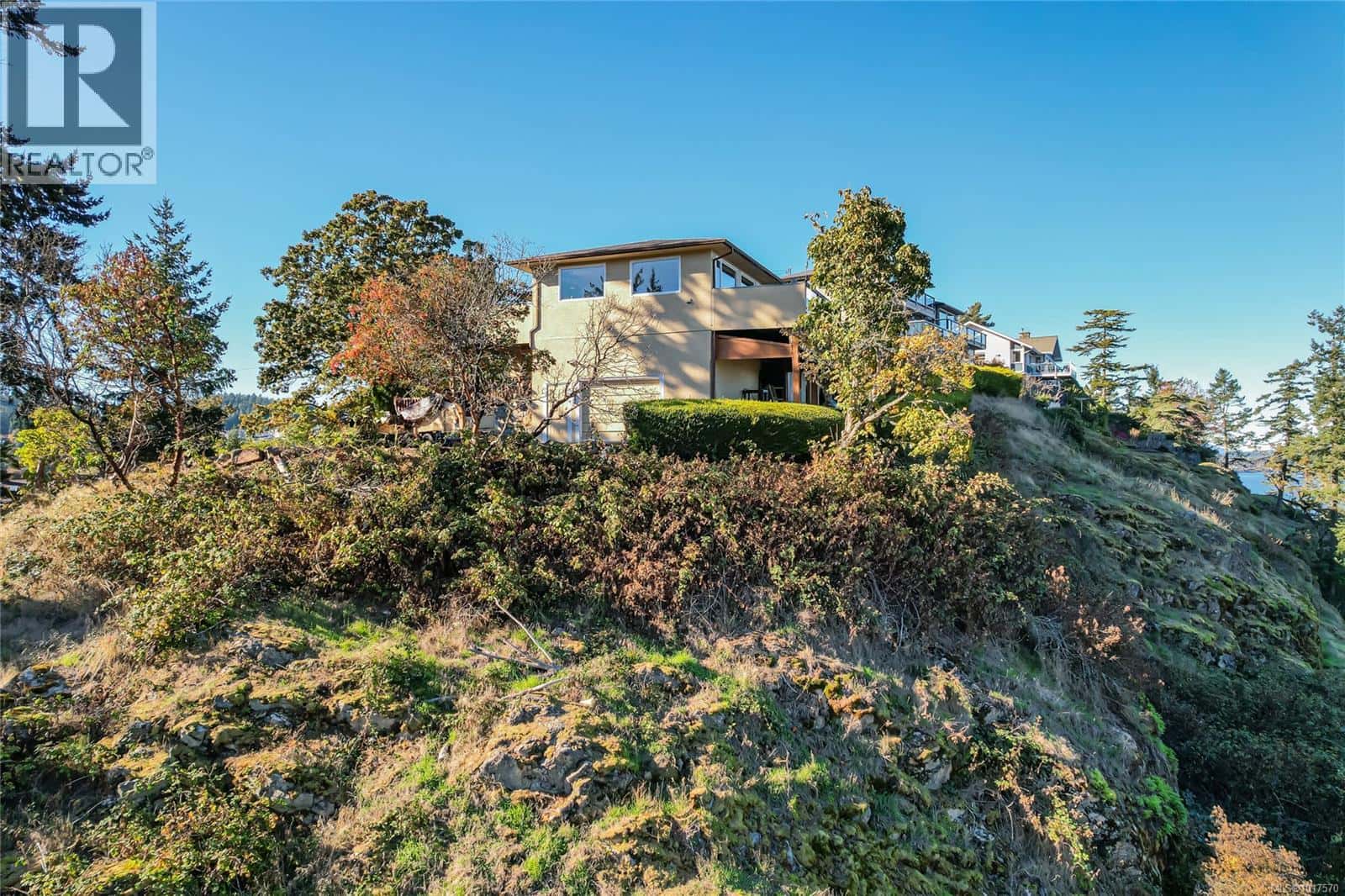 4727 Treetop Hts — Saanich - Photo 4 of 62