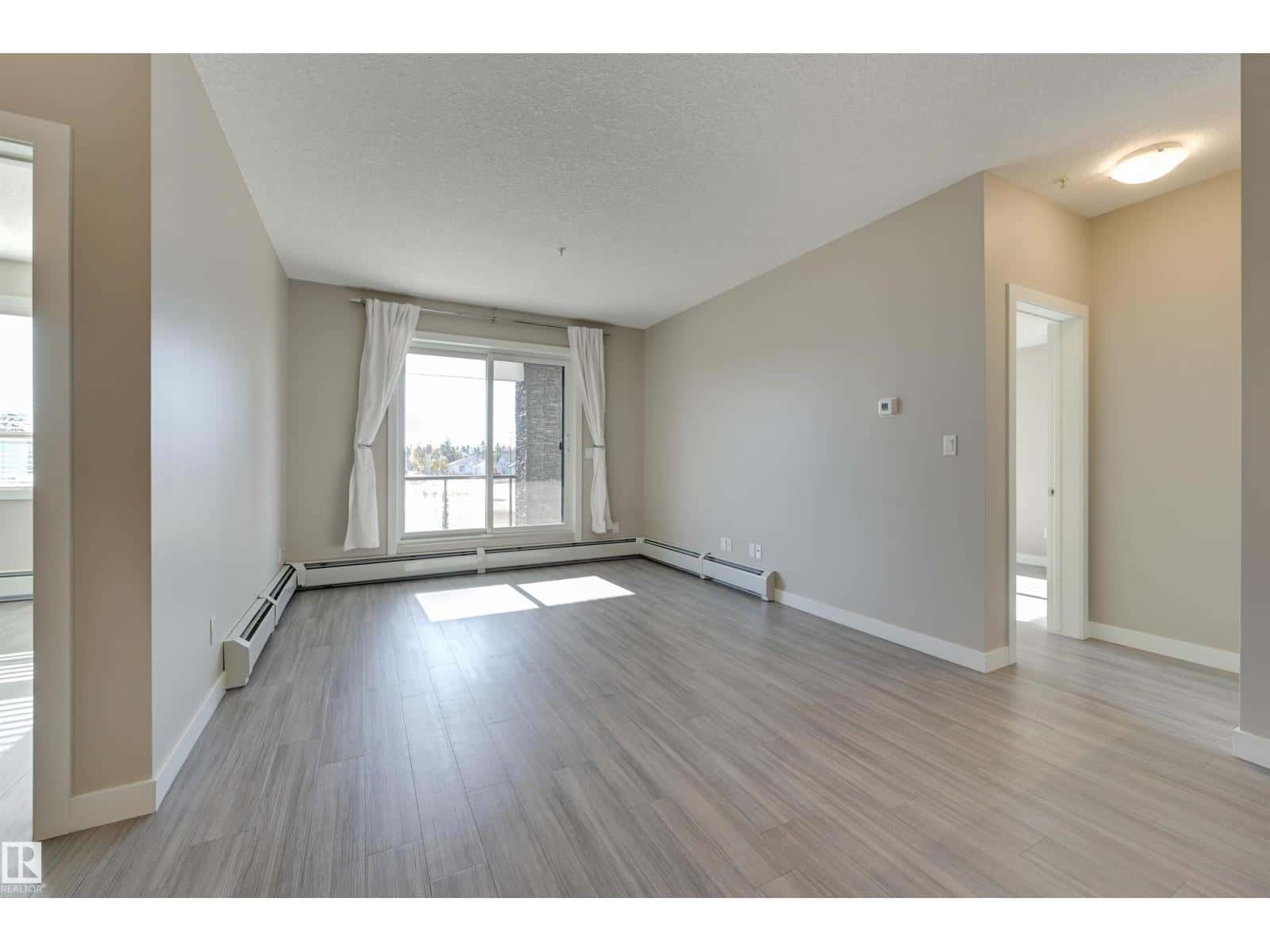 #205 17 COLUMBIA AVENUE — Devon - Photo 3 of 39