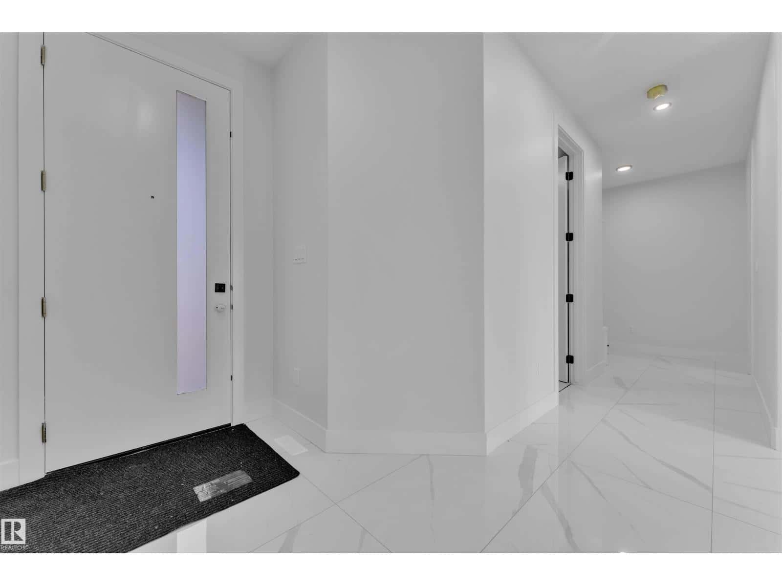 22835 80 AV NW — Edmonton - Photo 5 of 43