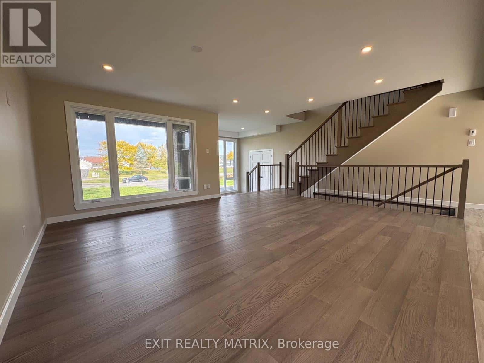 170 GASCON STREET E — Alfred and Plantagenet - Photo 2 of 29