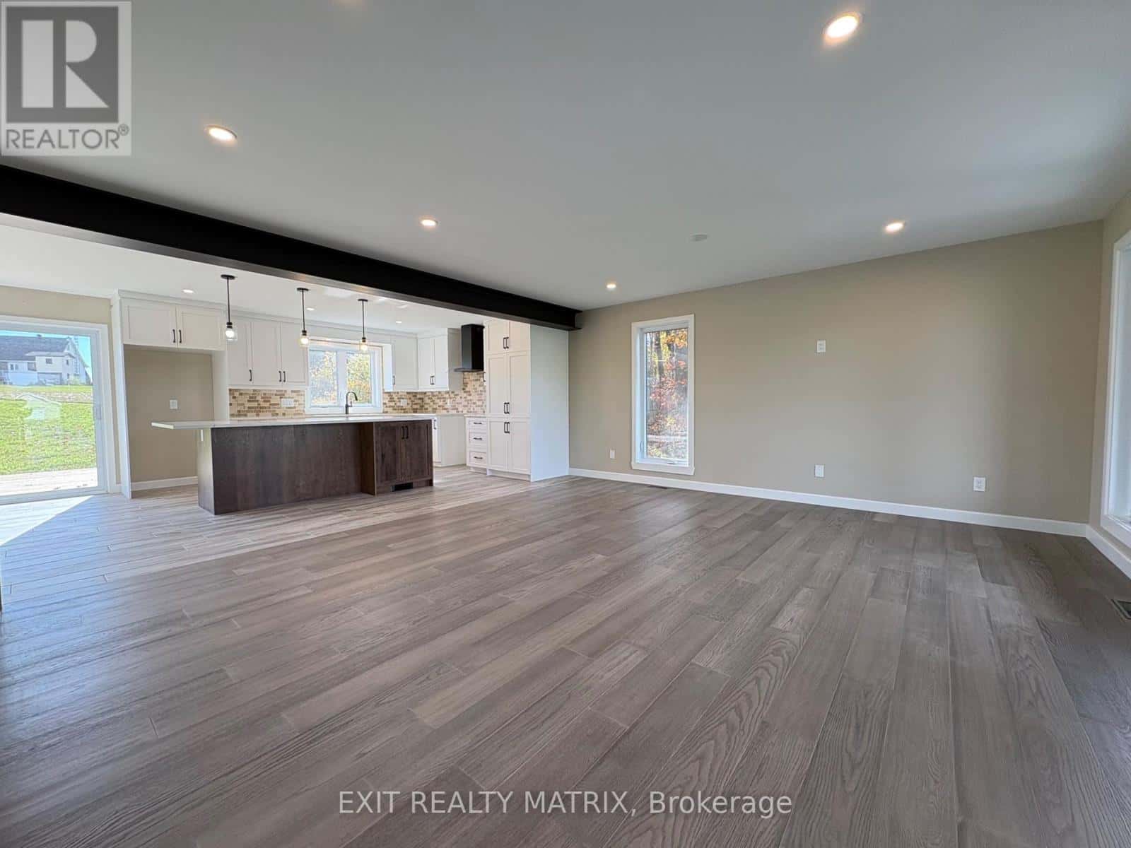 170 GASCON STREET E — Alfred and Plantagenet - Photo 3 of 29