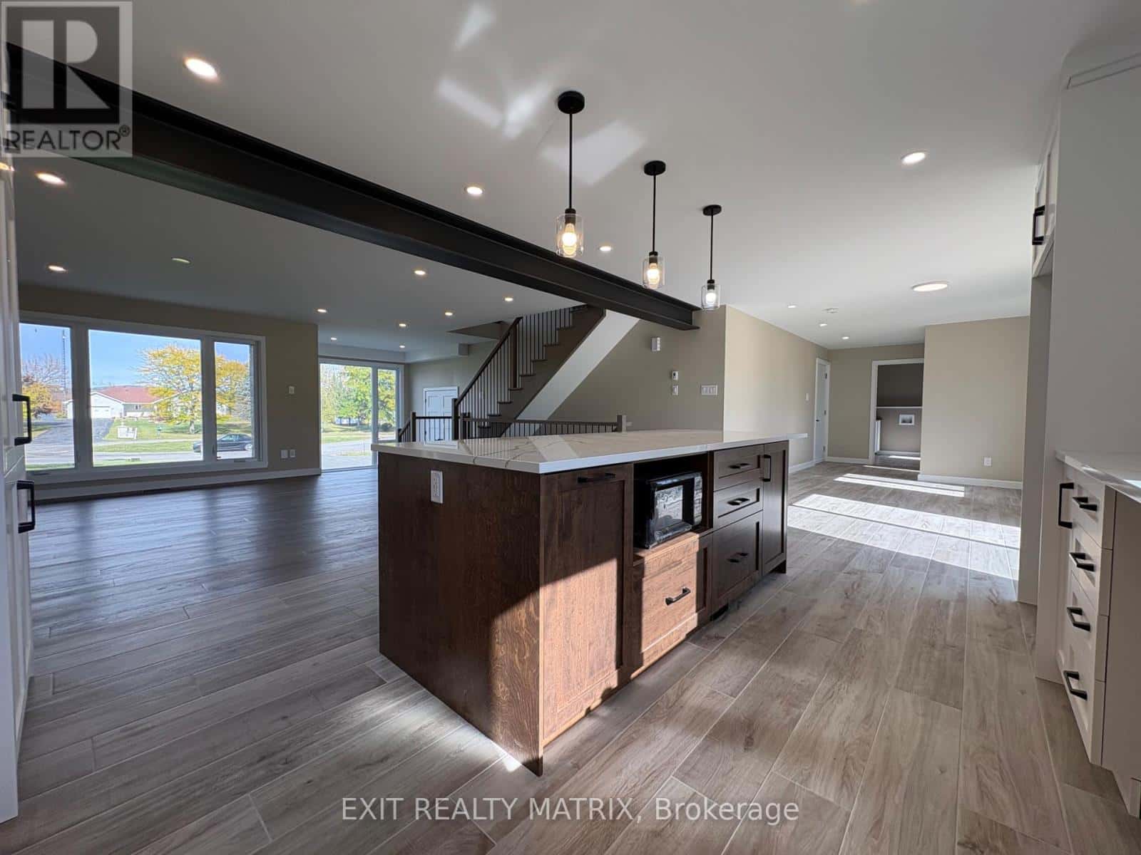 170 GASCON STREET E — Alfred and Plantagenet - Photo 4 of 29