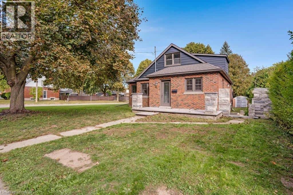 43 DUDHOPE Avenue — Cambridge, Ontario - Photo 3 of 50