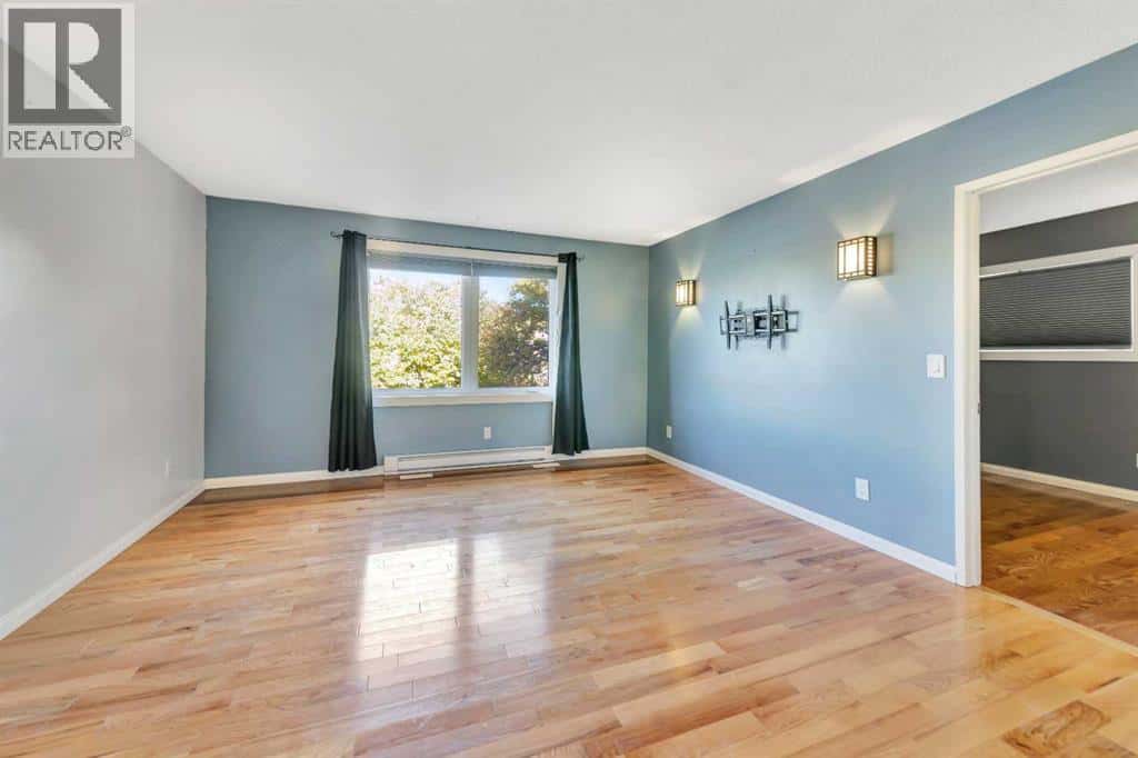 4615 50 Street — Lloydminster - Photo 4 of 23