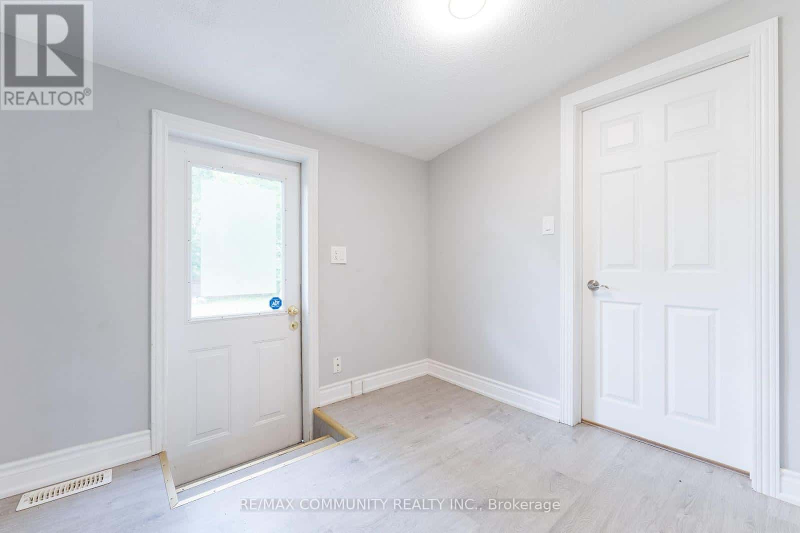 306 KENWOOD AVENUE — Georgina (Keswick South) - Photo 4 of 13