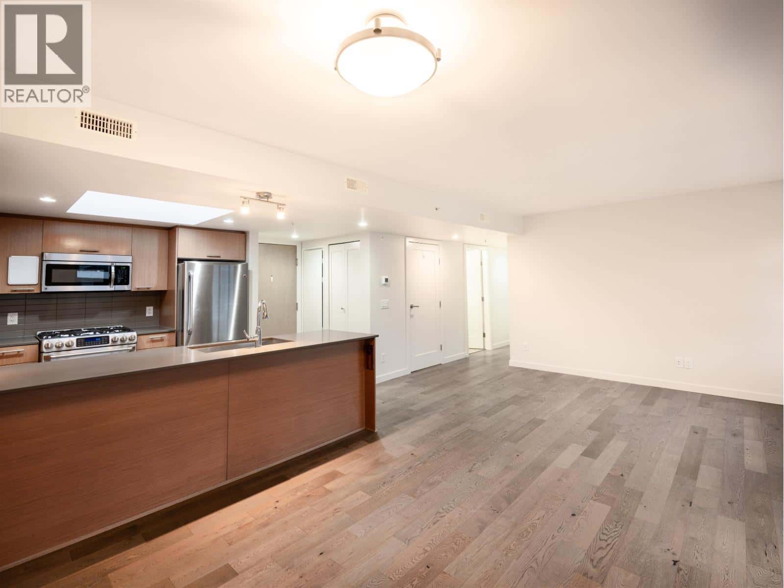 614 95 MOODY STREET — Port Moody - Photo 5 of 28