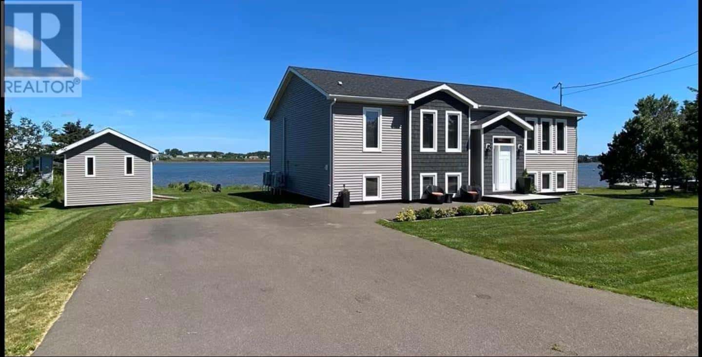 40 Bayside Road — Summerside - Photo 2 of 23