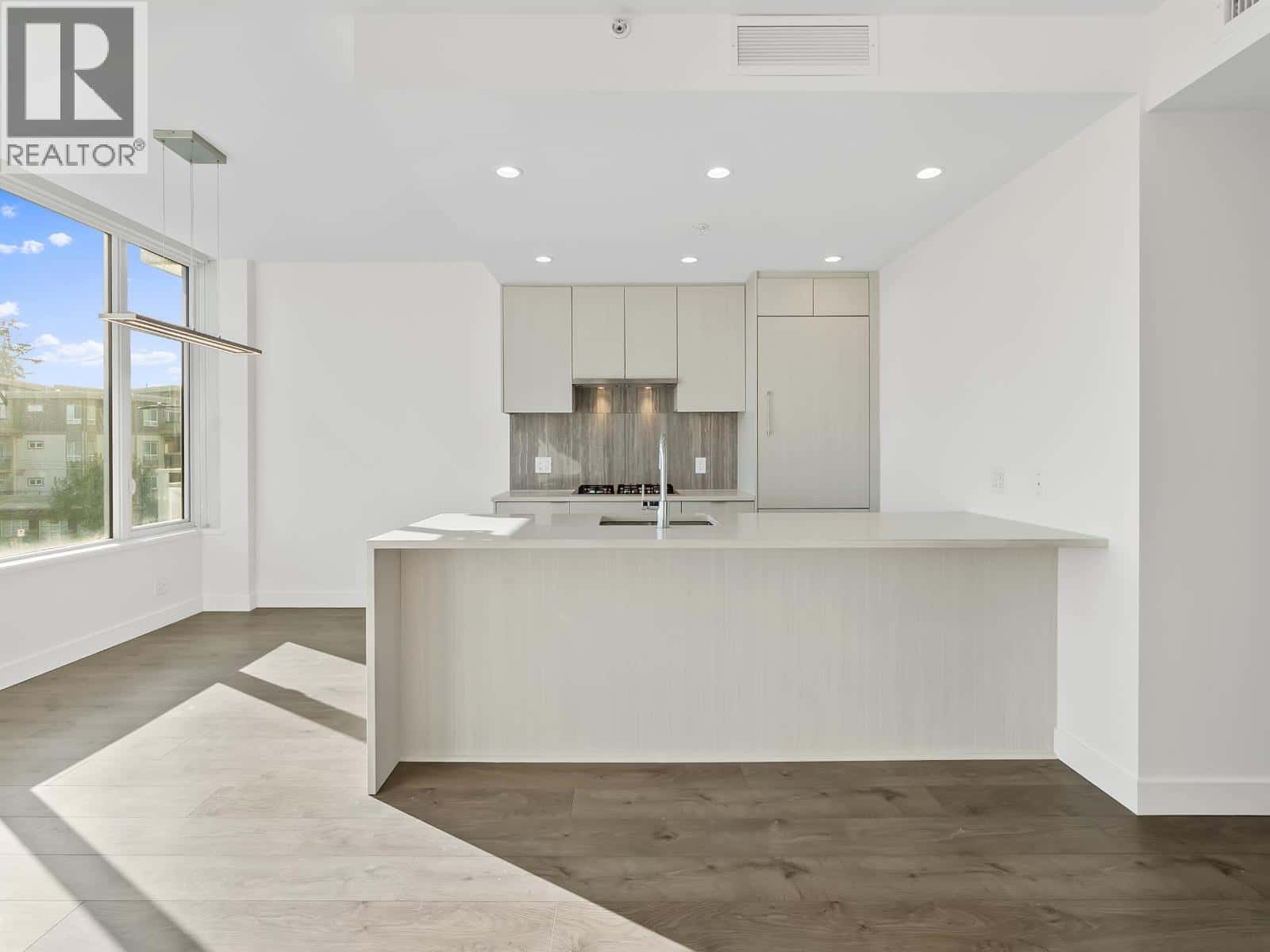 CH3 5051 IMPERIAL STREET — Burnaby - Photo 5 of 40