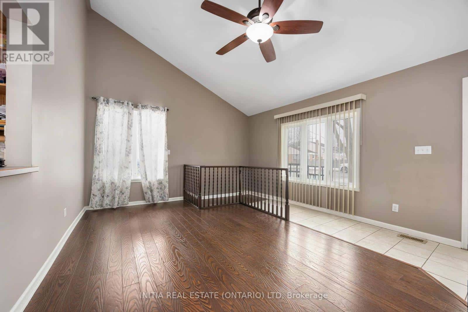 456 MURRAY STREET — St. Clair - Photo 4 of 25