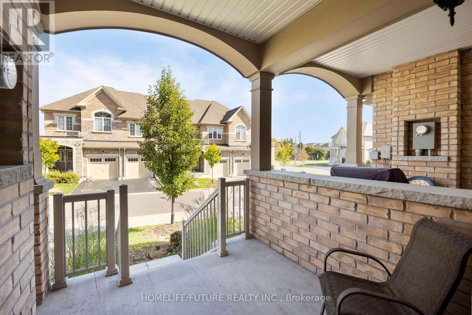 10 BRENT CRESCENT — Clarington (Bowmanville) - Photo 4 of 41