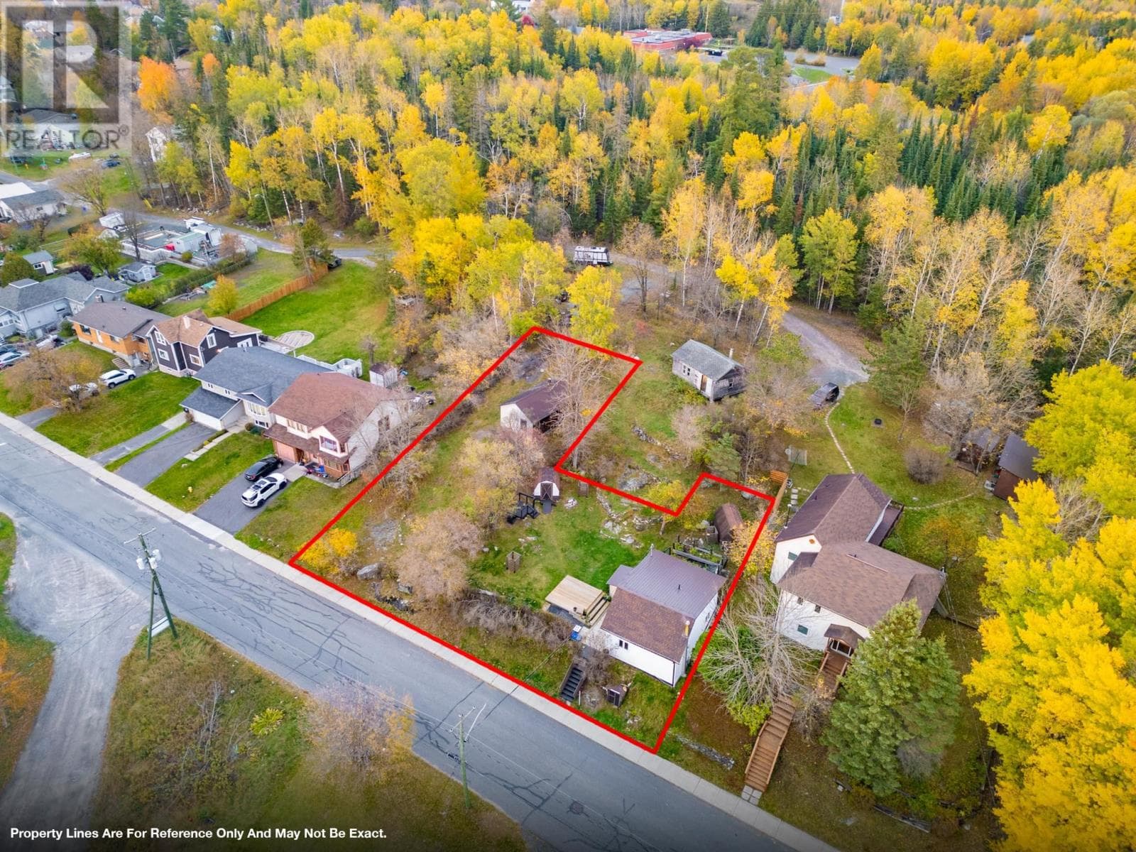 875 & 869 FOURTH AVENUE SOUTH — KENORA - Main photo