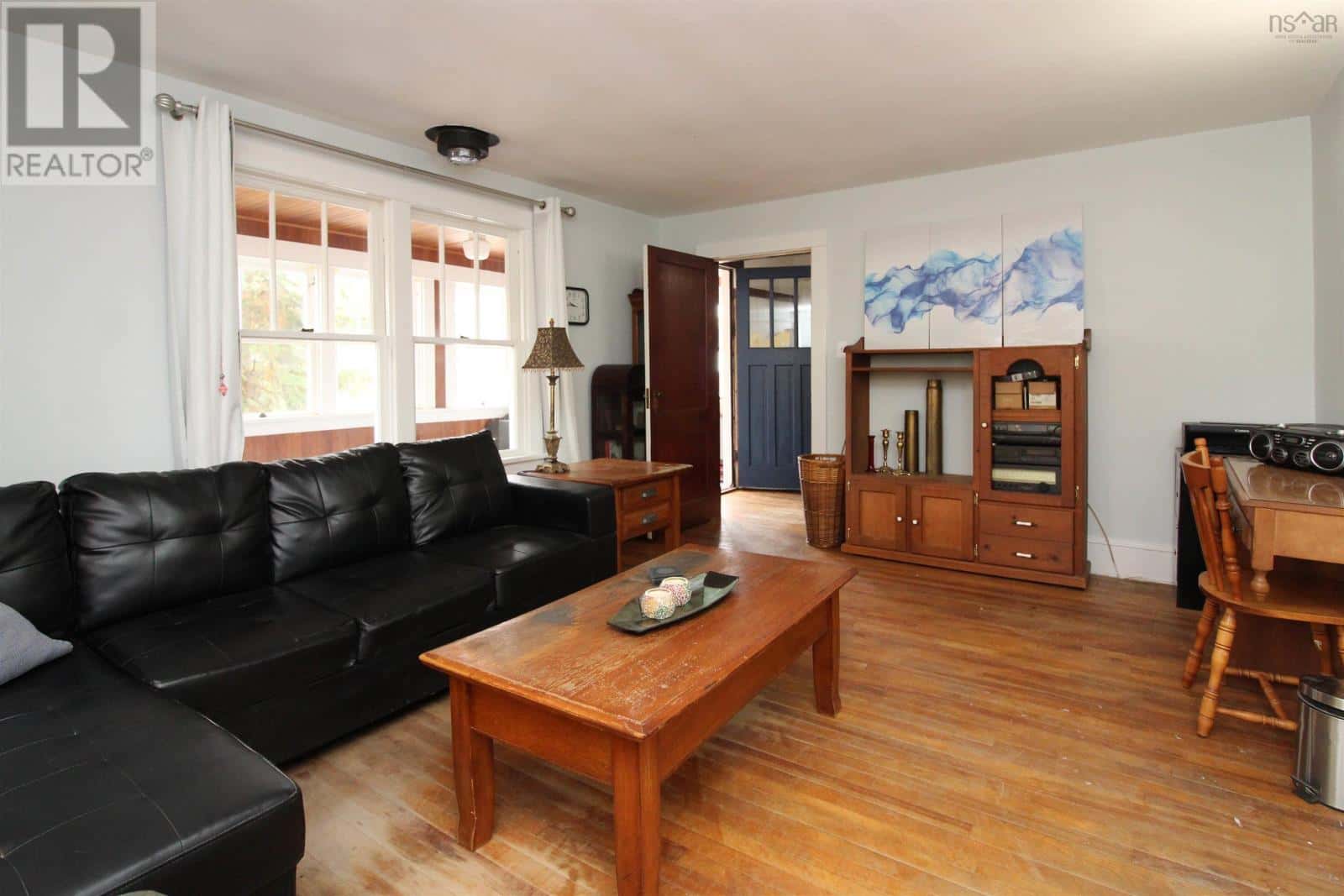 8 Belgrave Terrace — Truro - Photo 3 of 36