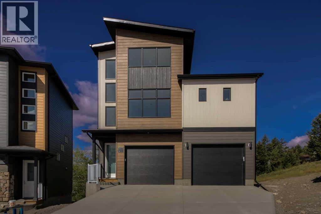 8603 25 Avenue — Coleman - Photo 2 of 15