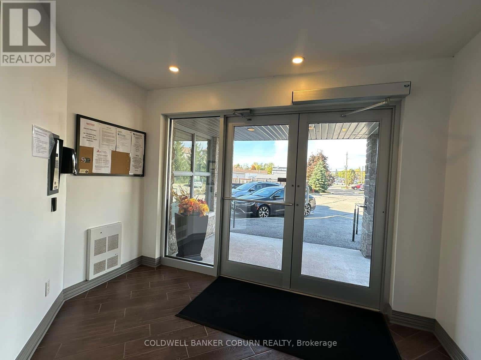 301 - 398 VAN BUREN STREET — North Grenville - Photo 4 of 33