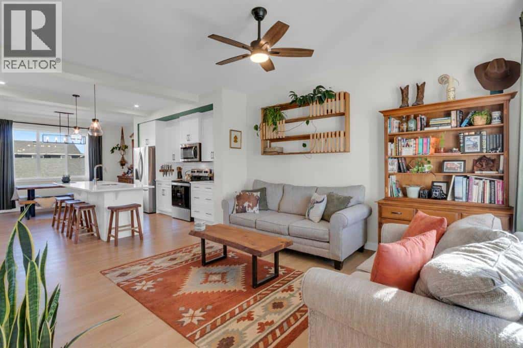 374 Sundown Road — Cochrane - Photo 3 of 33