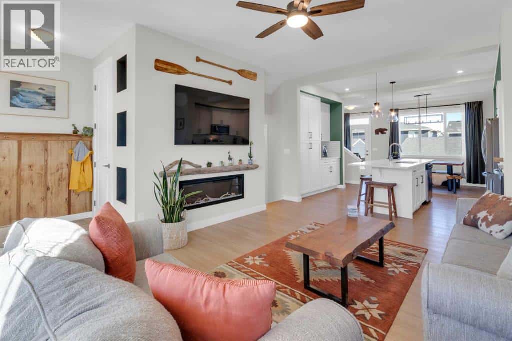 374 Sundown Road — Cochrane - Photo 4 of 33