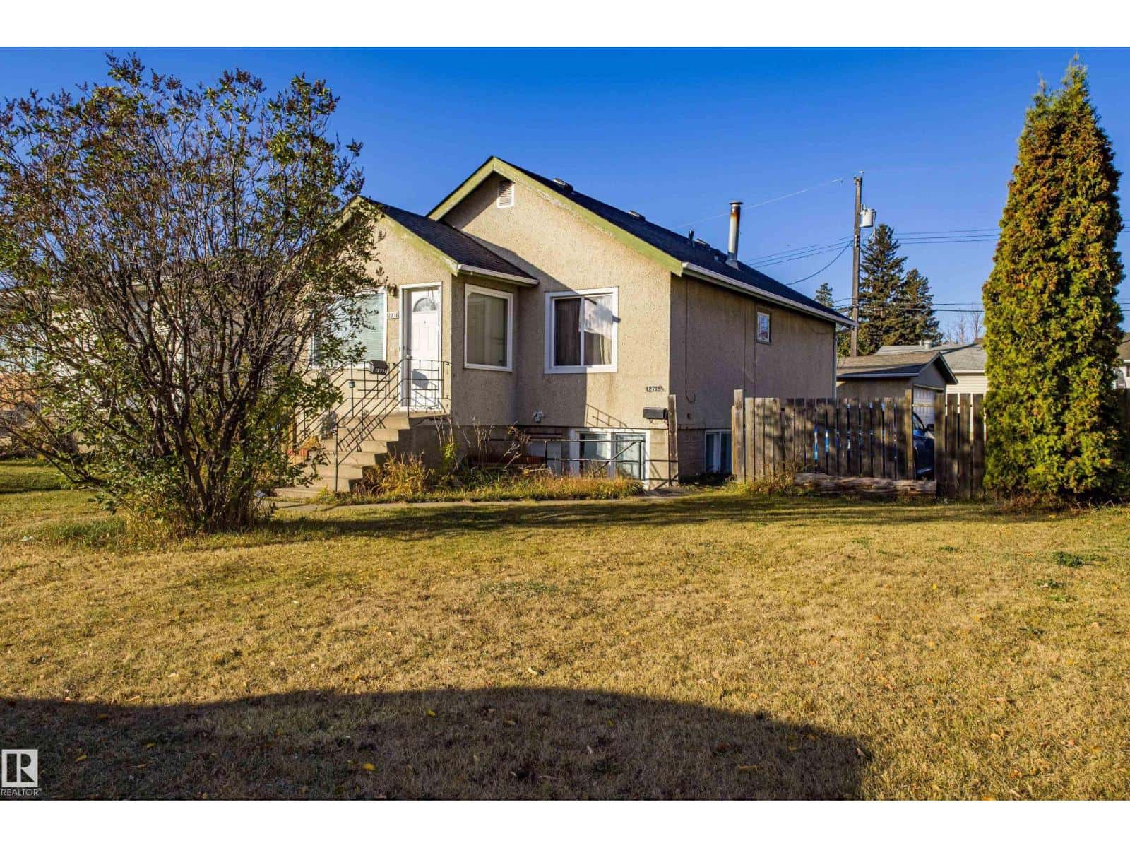 12716 12718 94 ST NW — Edmonton - Photo 4 of 40