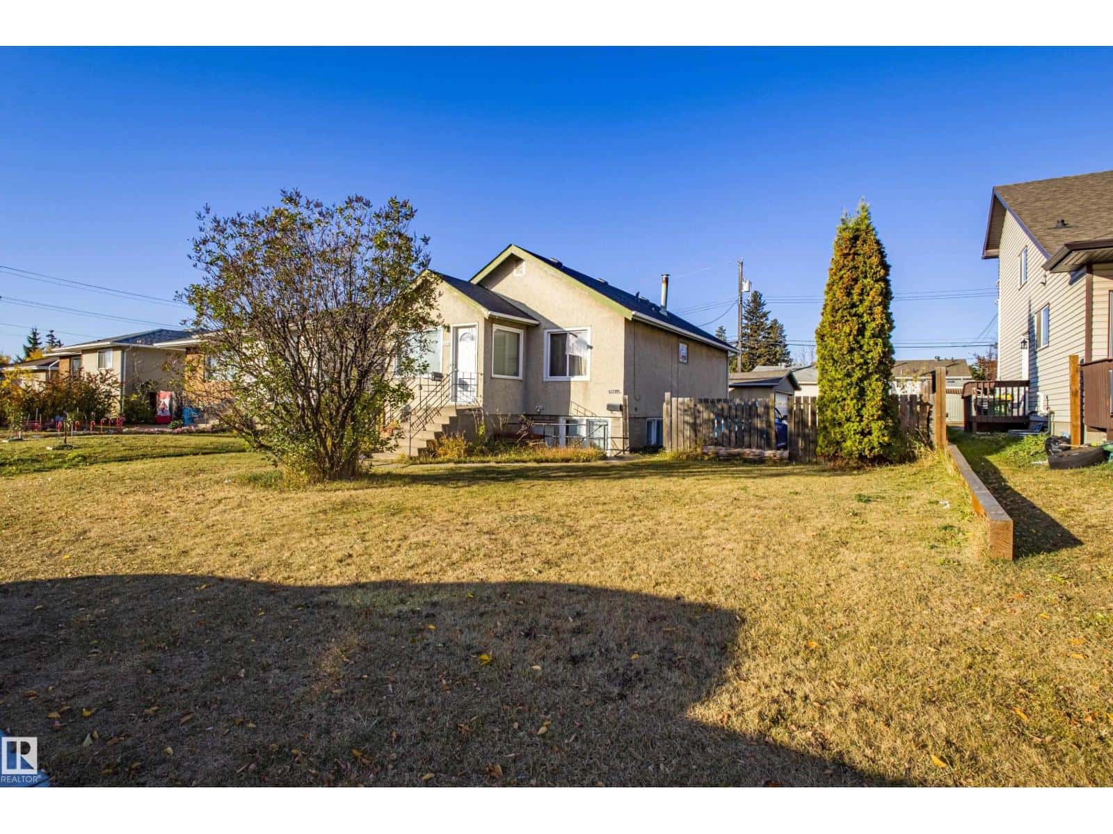 12716 12718 94 ST NW — Edmonton - Photo 5 of 40