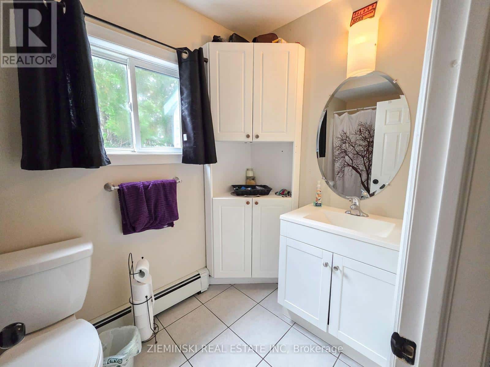 430 TOKE STREET — Timmins (TNE - Hill District) - Photo 2 of 18